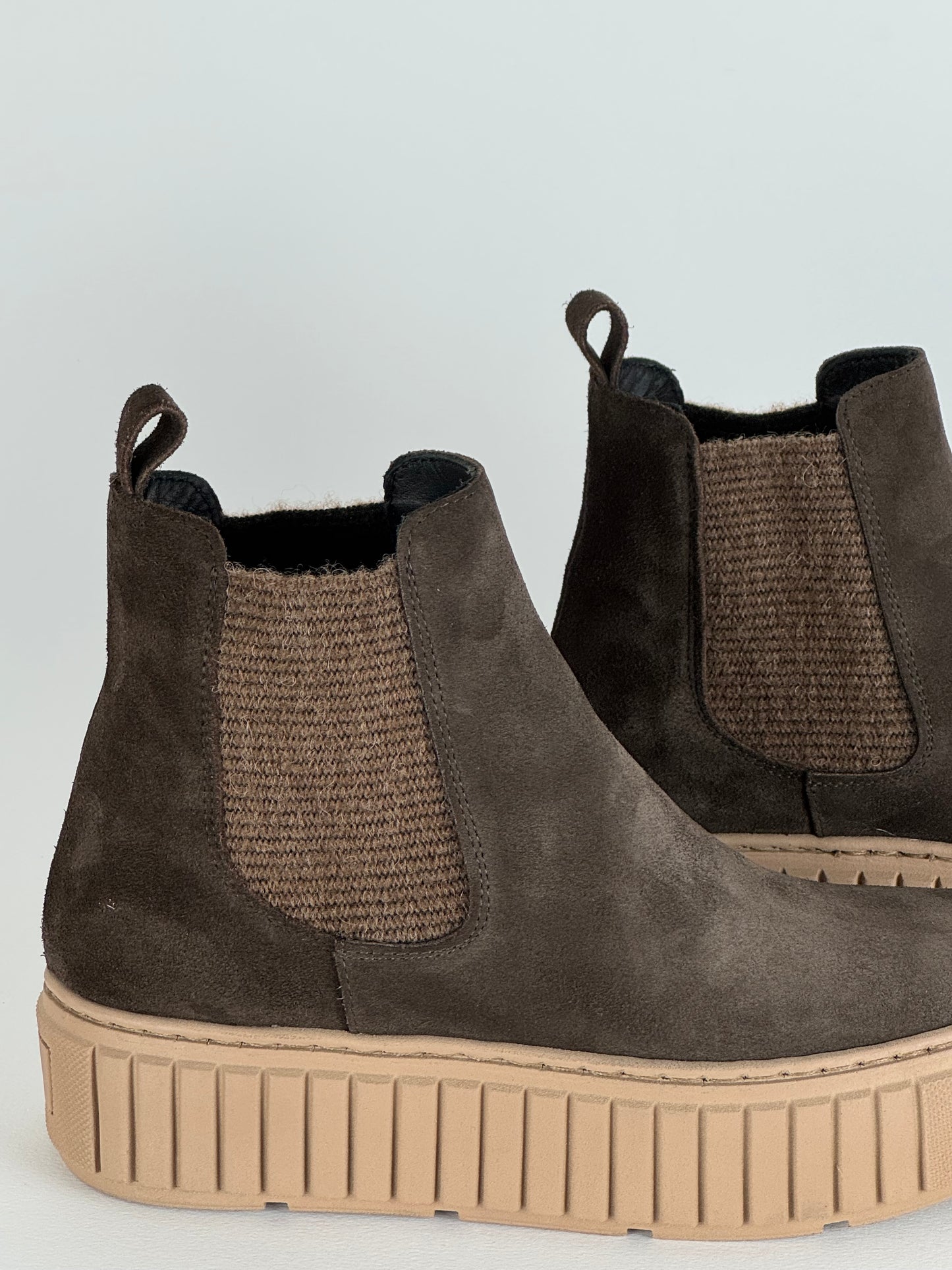 Stivaletto Chelsea in camoscio