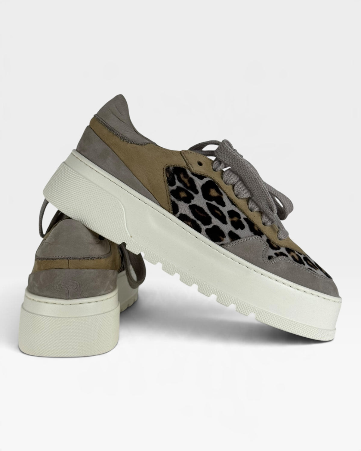 Sneaker in pelle con dettagli in nabuk e cavallino – foto 2 di 3 – Vaccarelli