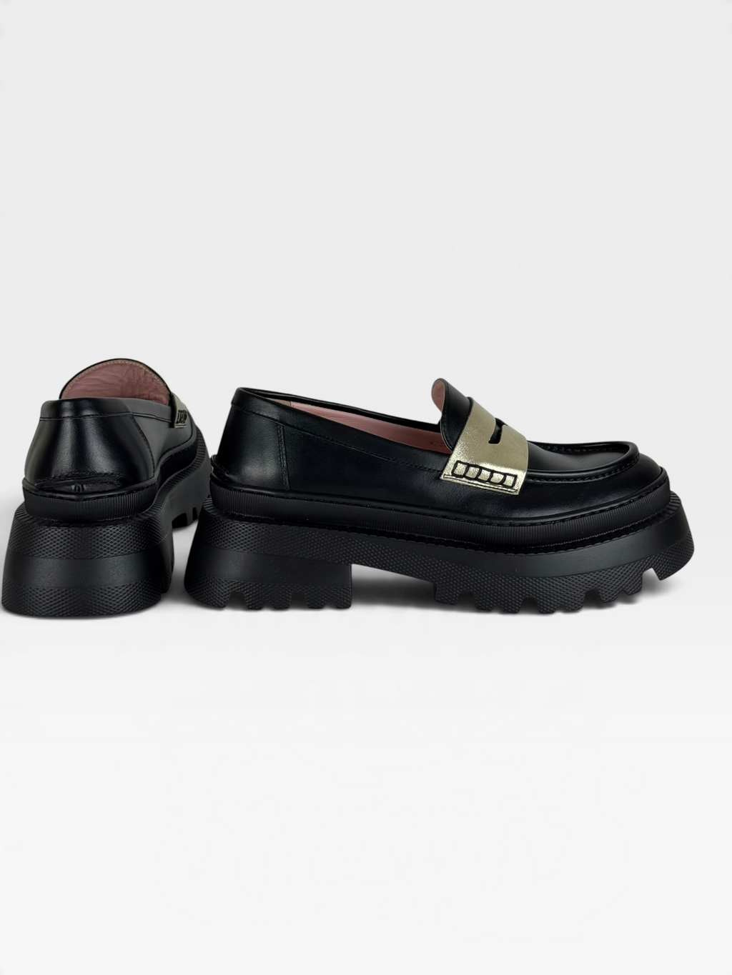 Mocassino in pelle nera con inserto laminato platino – foto 3 di 5 – Vaccarelli