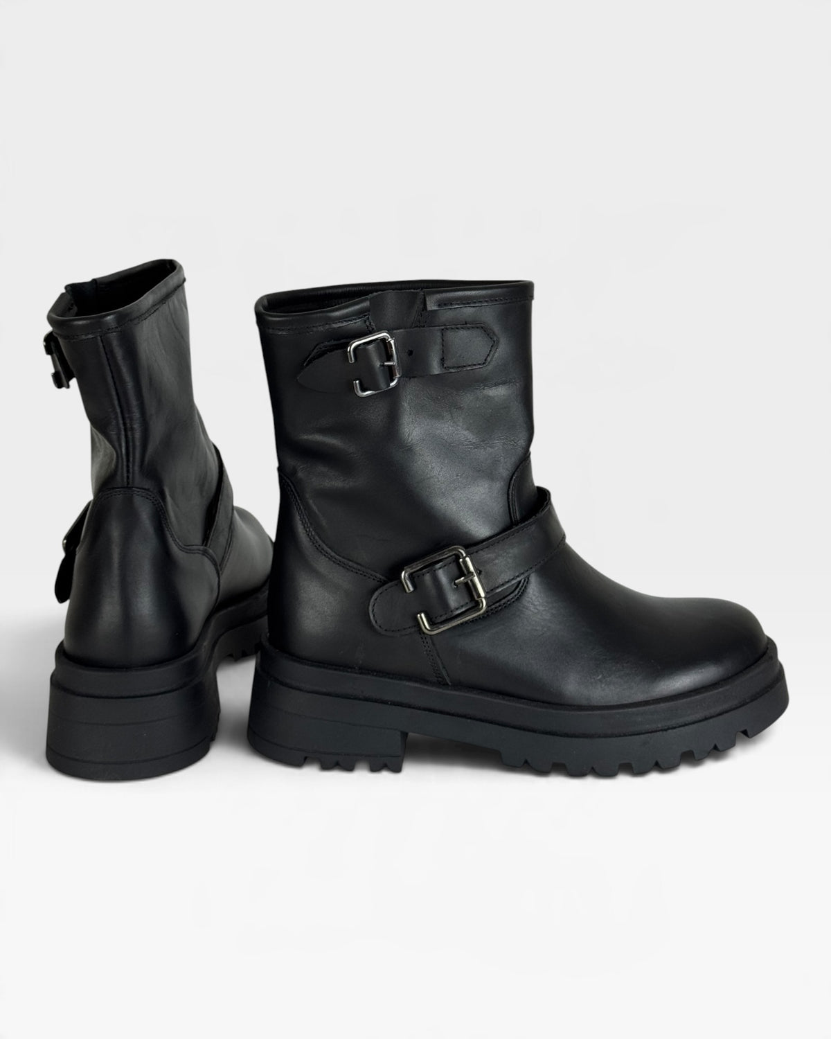 Stivaletto biker in pelle nera con fibbie – foto 3 di 4 – Vaccarelli